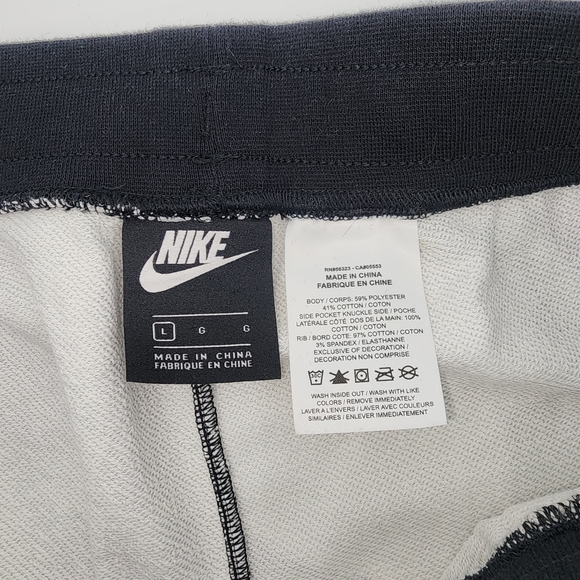 Nike Shorts. Size L - Picture 5 of 5